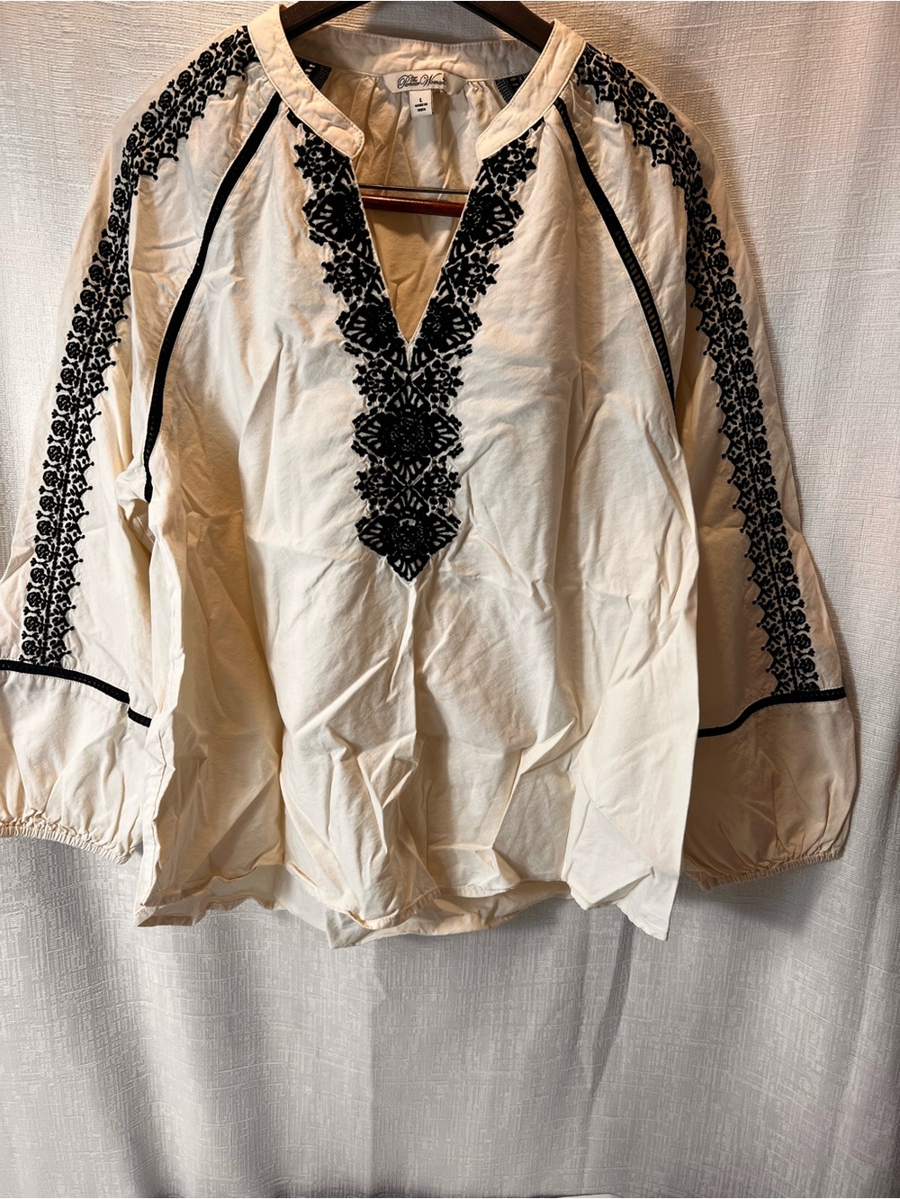 The Pioneer Woman Cream Tunic with Black Floral Embroidery Size Large